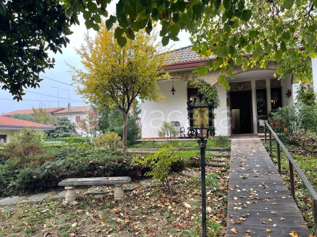 Casa Indipendente in vendita a Roncade via Giacinto Gallina