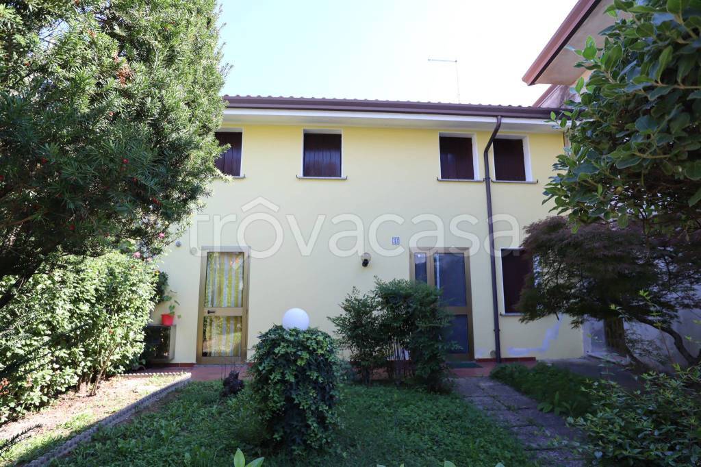 Villa a Schiera in vendita a San Michele al Tagliamento via Carso, 31