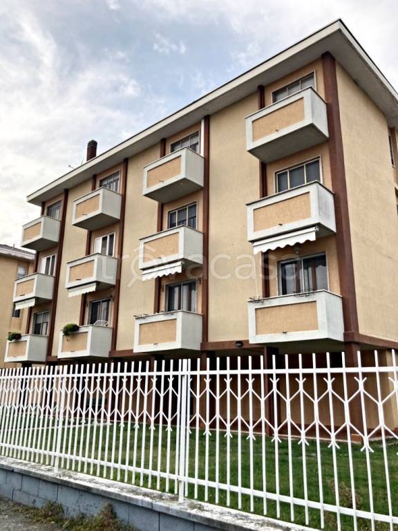 Appartamento in vendita a Novara via Emilio Visconti Venosta, 7