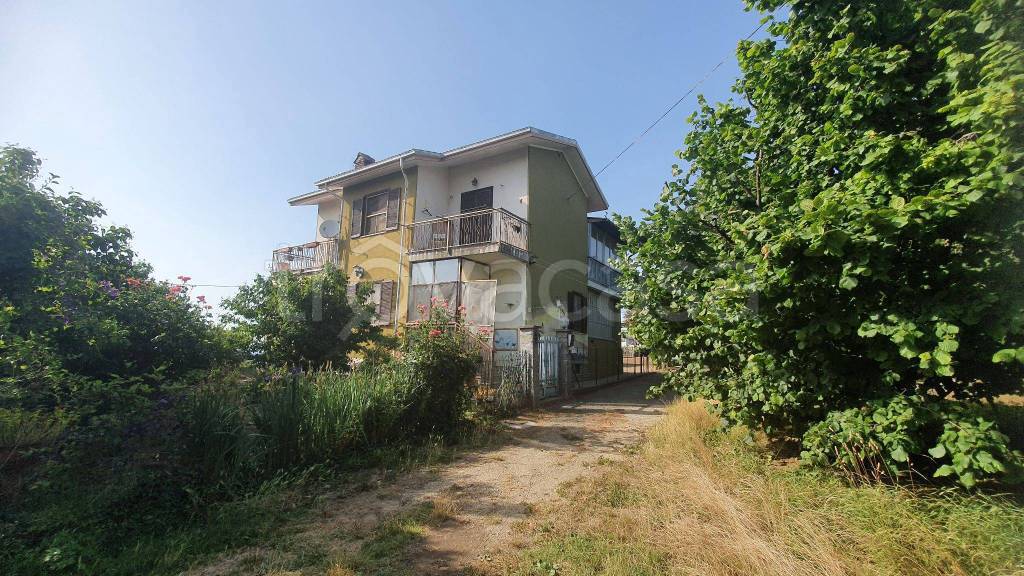Villa in in vendita da privato a Belvedere Langhe borgata Piangarombo