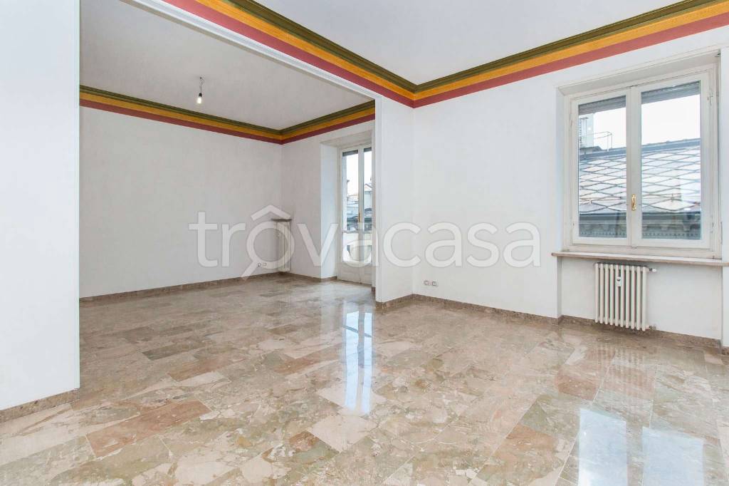 Appartamento in affitto a Torino via santa teresa