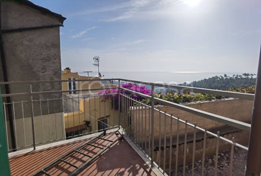 Appartamento in vendita a Pietra Ligure via Santa Liberata Caselle