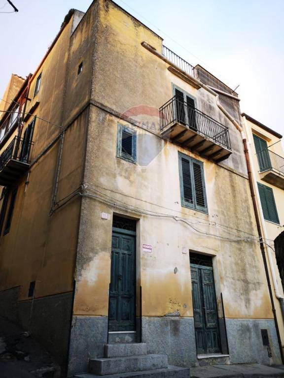 Casa Indipendente in vendita a Polizzi Generosa via Santo Stefano, 15