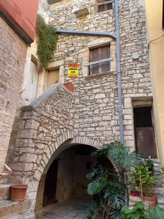Casa Indipendente in vendita a Cassano delle Murge vico San Rocco