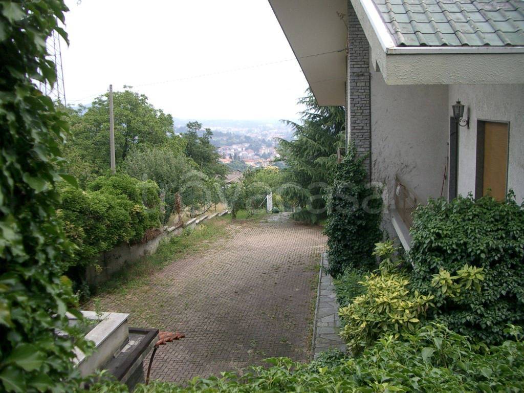 Villa in in vendita da privato a Lanzo Torinese regione Momello, 46