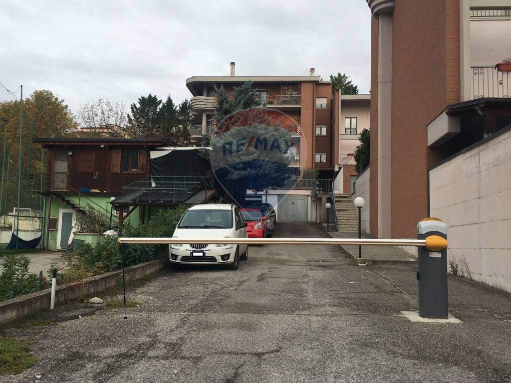 Garage in vendita a L'Aquila via Fonte Burri II