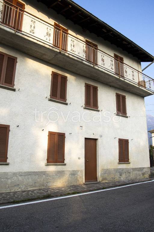 Casa Indipendente in in vendita da privato a Sant'Omobono Terme via Giacomo Leopardi, 12