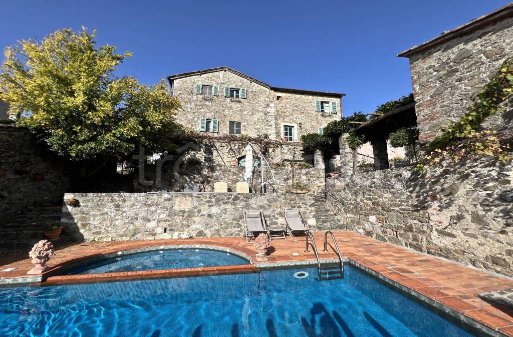 Casale in vendita a Lucca via per Pieve di Brancoli