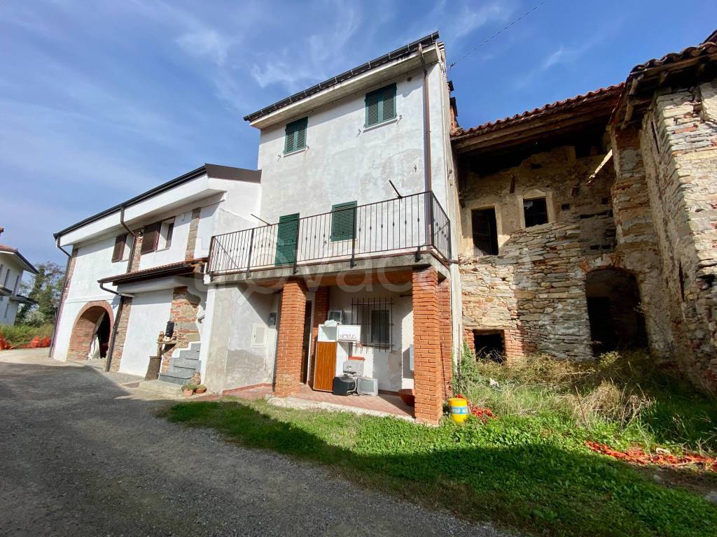Casa Indipendente in vendita a Cigliè località Peironi, 17