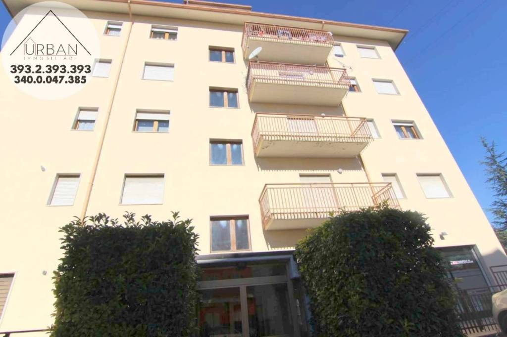 Appartamento in vendita a L'Aquila via Edoardo Scarfoglio, 28