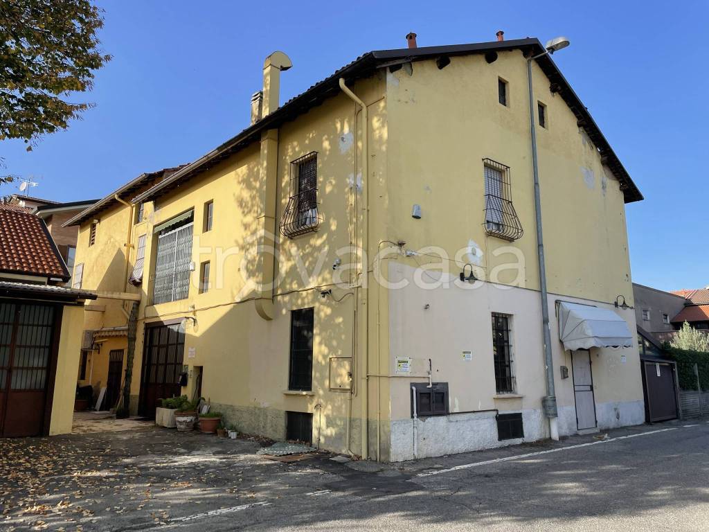 Casa Indipendente in vendita a Giussano via Fiume