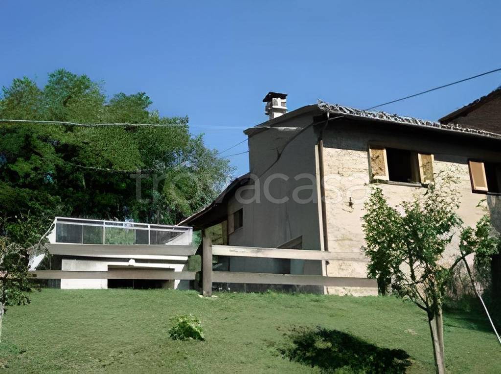 Casale in in vendita da privato a Urbania località Monte San Pietro, 63a