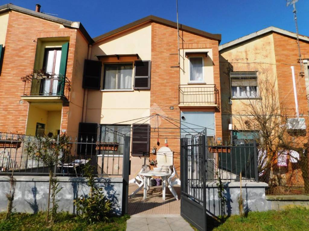 Villa a Schiera in vendita a Santa Cristina e Bissone via Trento, 3