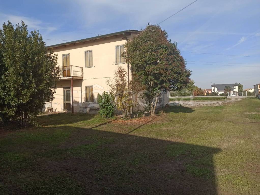 Villa in vendita ad Arquà Polesine via Monsignor Giacomo Sichirollo
