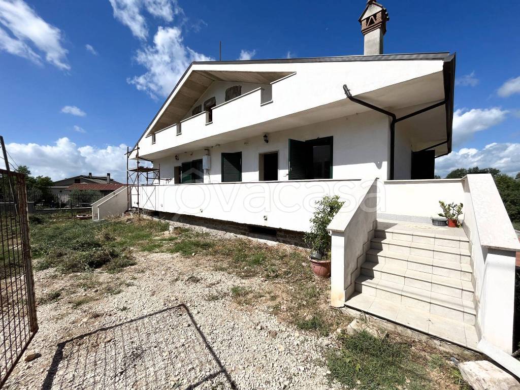 Villa Bifamiliare in vendita ad Alatri via Casale Alto