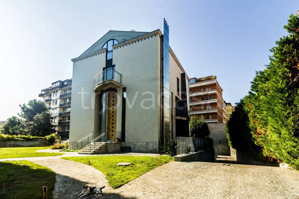 Villa Bifamiliare in vendita a Pescara via dei Marsi, 44