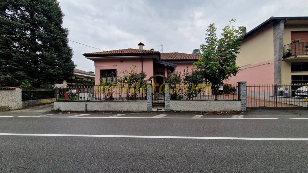 Villa in vendita a Castelletto sopra Ticino via 1 Maggio, 22