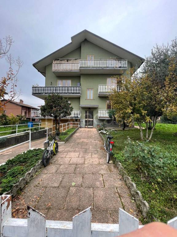 Appartamento in vendita a Sotto il Monte Giovanni XXIII via Ambrogio Fumagalli