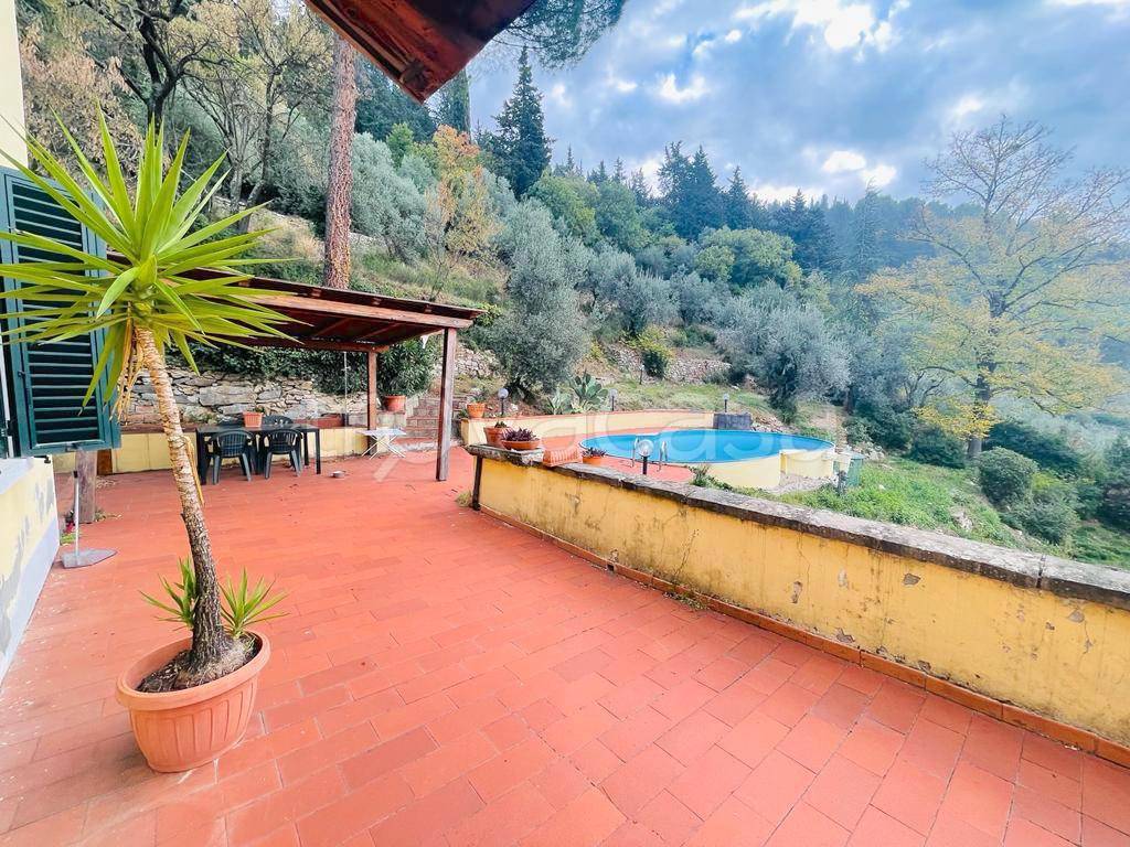 Villa Bifamiliare in vendita a Prato