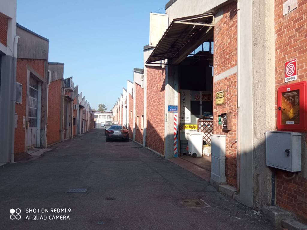 Capannone Industriale in vendita a Inzago strada Padana Superiore, 38