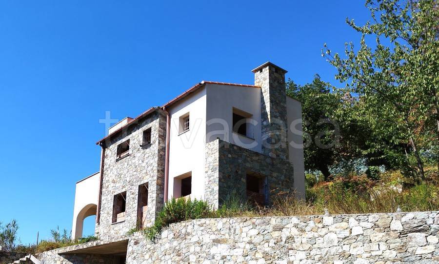 Villa in vendita a Magliolo via Giuseppe Mazzini