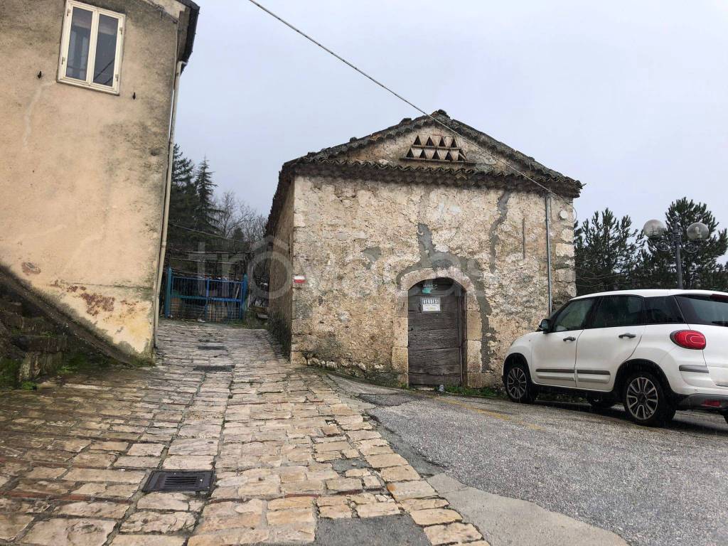 Villa in in vendita da privato a Campochiaro via Porta Grande, 2
