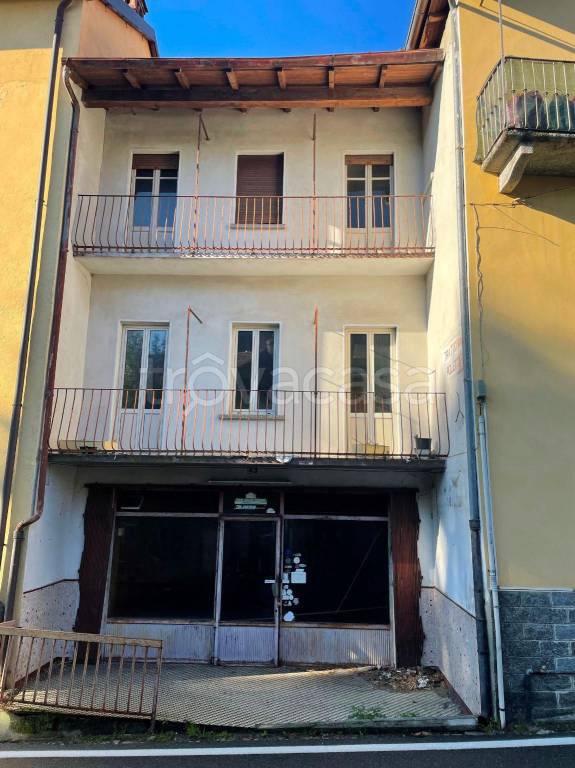 Casa Indipendente in vendita ad Arizzano corso Roma