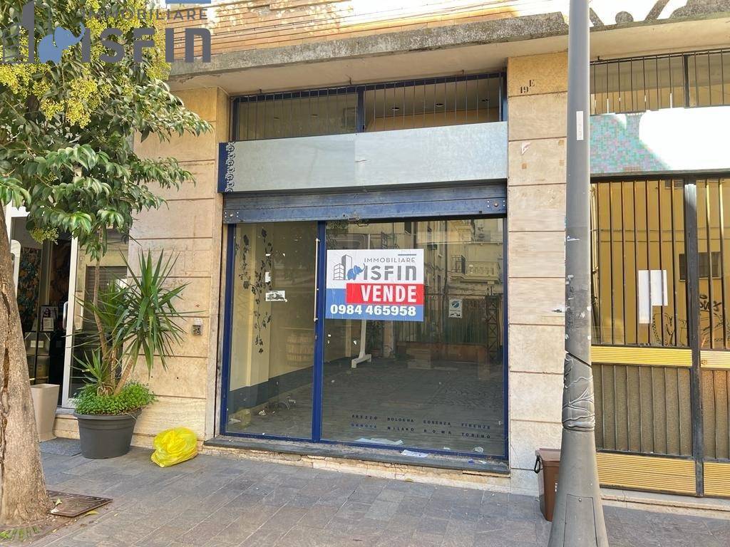 Negozio in vendita a Cosenza via Cesare Marini, 19/e