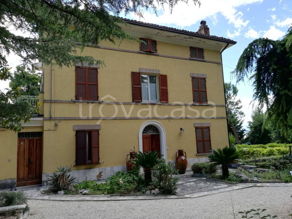 Villa in vendita a Macerata viale indipendenza 52