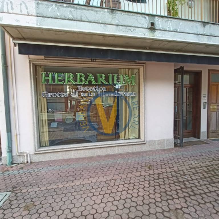 Centro Estetico/Solarium/Benessere in vendita a Varese viale Belforte, 73