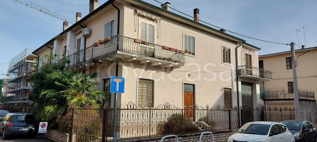 Villa Bifamiliare in vendita a Vicenza via Valle Aulo Gellio