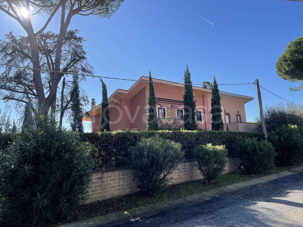 Villa Bifamiliare in vendita a Castelnuovo di Porto via del Pascolo, 6