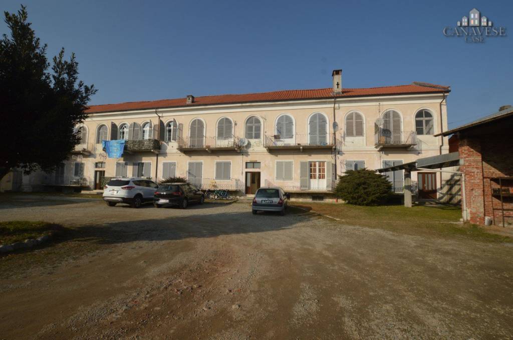 Appartamento in vendita a Castellamonte via Tavolario, 4