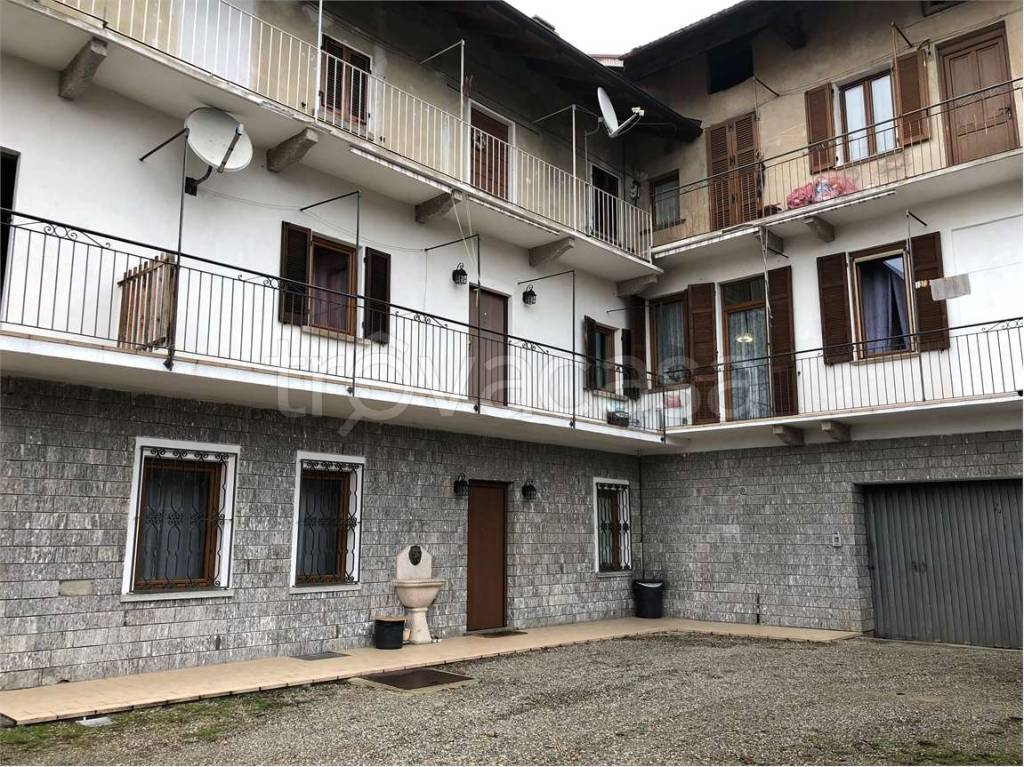 Casa Indipendente in vendita a Invorio via giacomo matteotti, 40