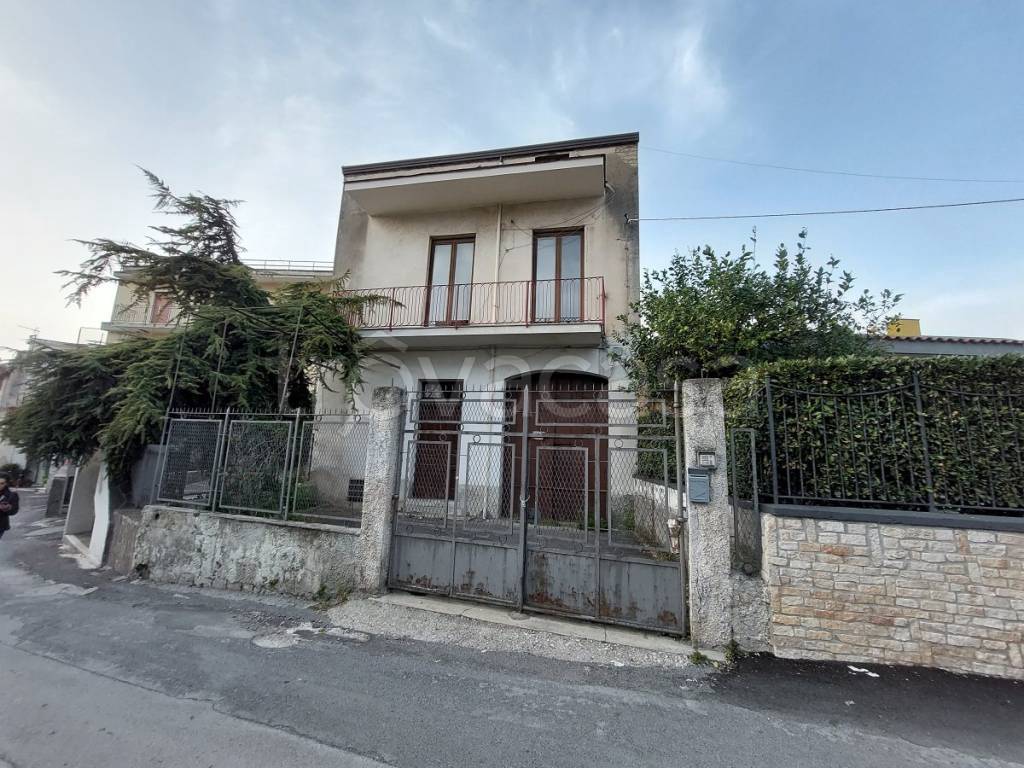 Casa Indipendente in vendita a Palma Campania via Benedetto Croce