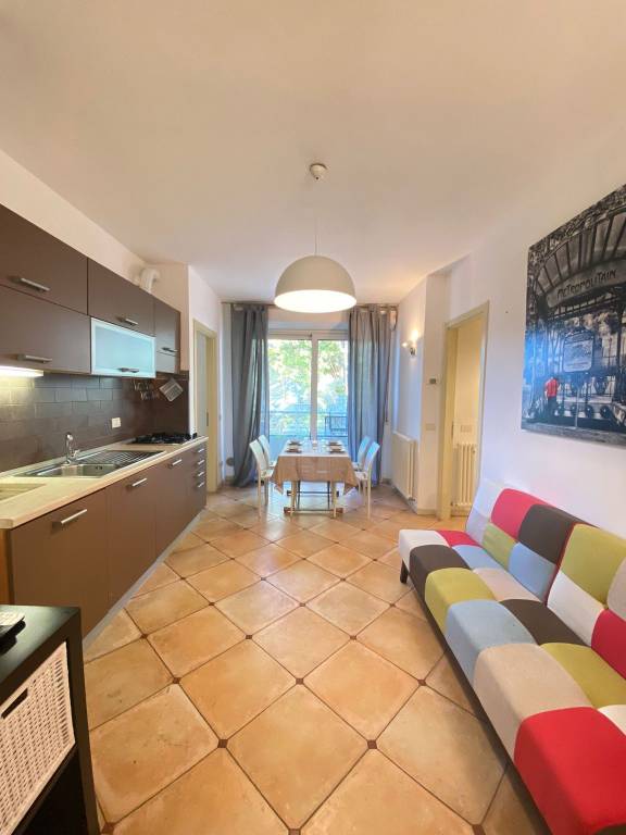 Appartamento in affitto a Riccione viale Tito Speri, 32