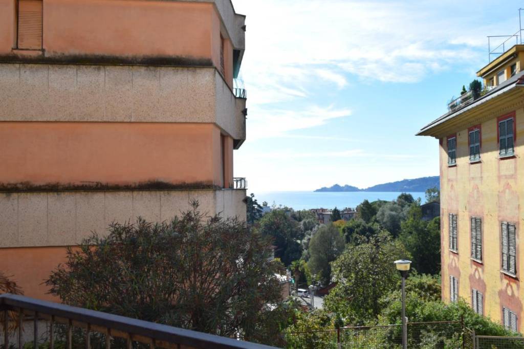 Appartamento in affitto a Rapallo via Privata Montuoro, 16