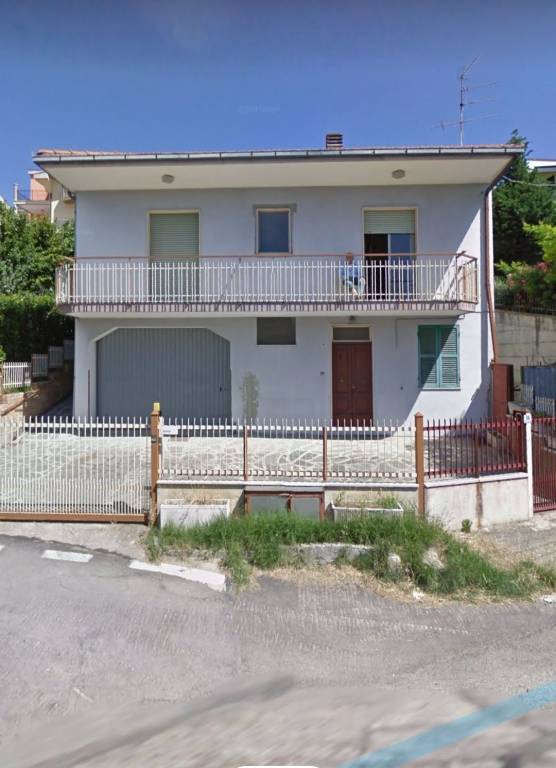 Villa Bifamiliare in in vendita da privato a Città Sant'Angelo via dell'Annunziata, 32