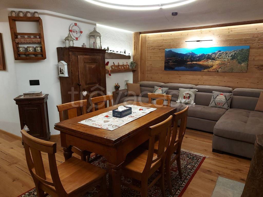Appartamento in in vendita da privato a La Thuile località Thovex, 135