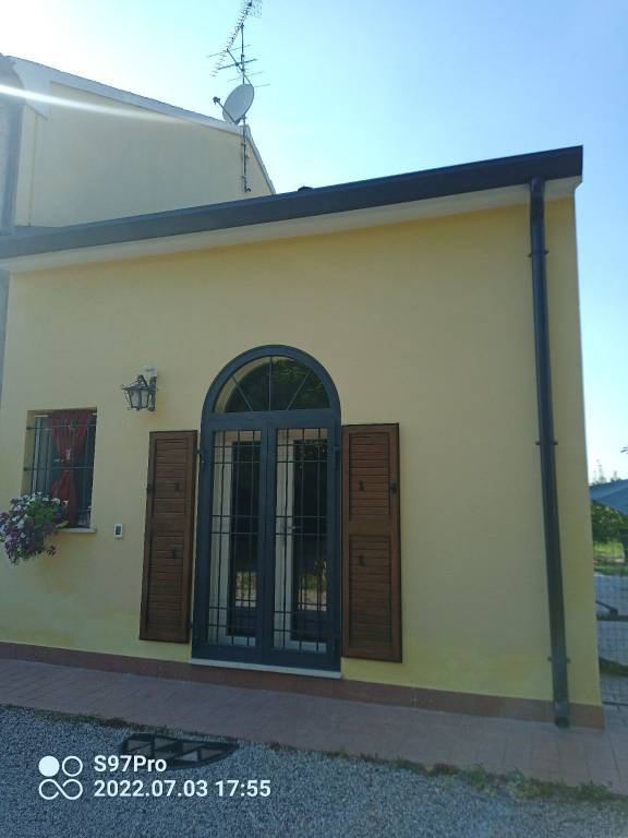 Villa Bifamiliare in in vendita da privato a Ferrara via Quaranta Staia, 33