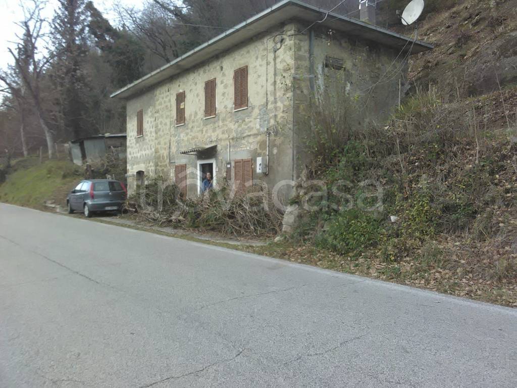 Colonica in in vendita da privato a Roccafluvione via Picena Superiore