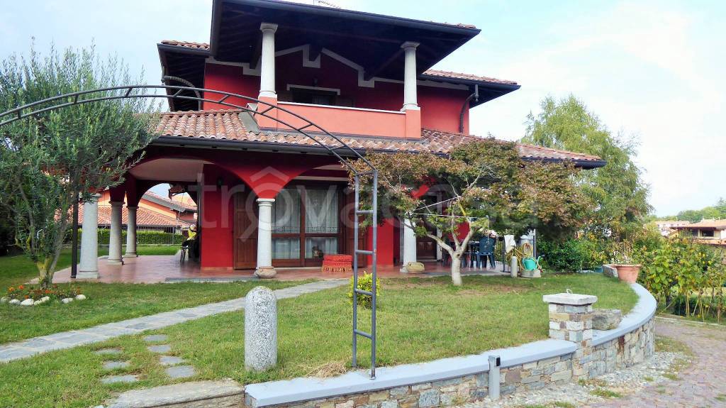 Villa in vendita a Paruzzaro via San Siro