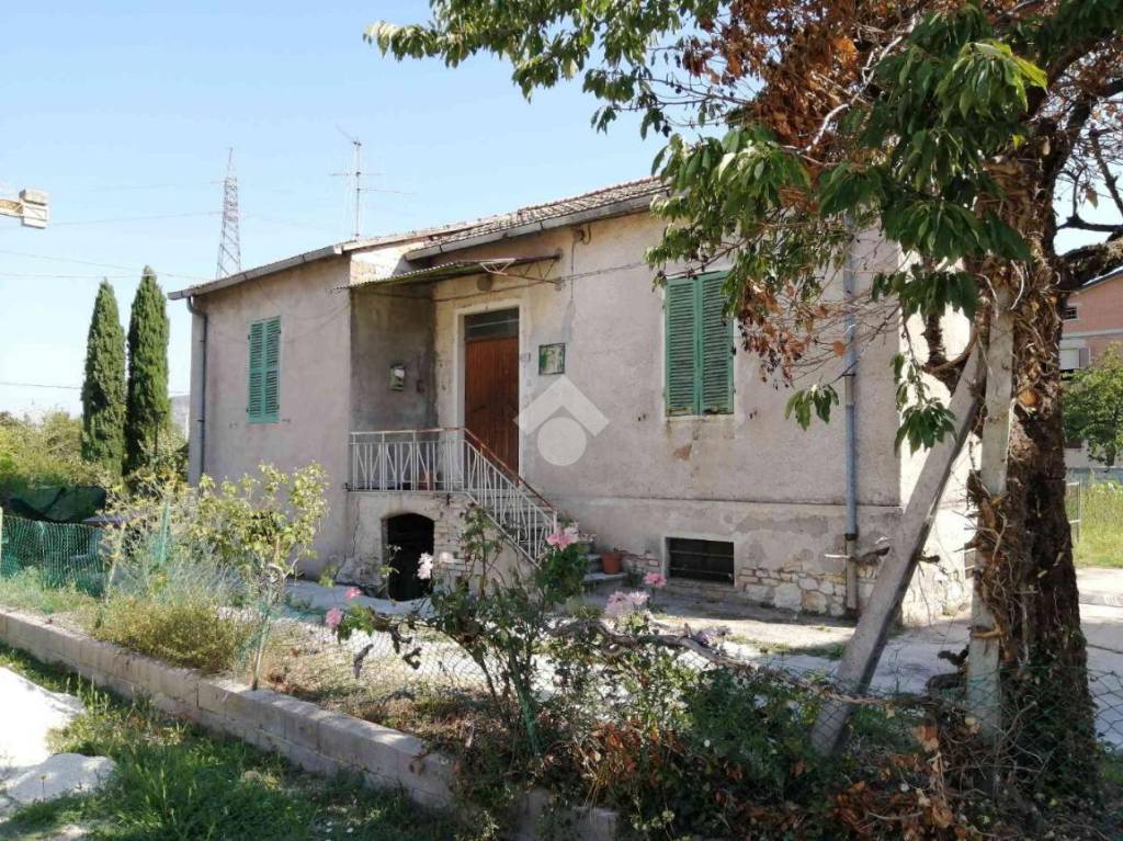 Casa Indipendente in vendita a Spello via Lago di Bolsena