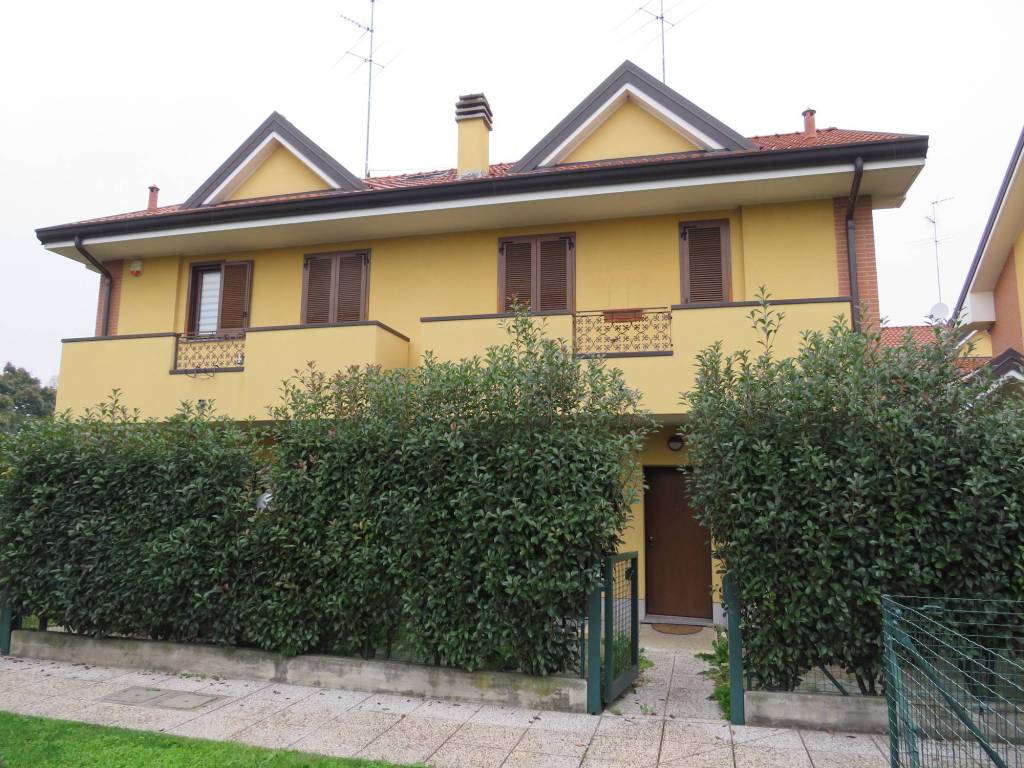 Villa Bifamiliare in vendita a Carimate via della Valle