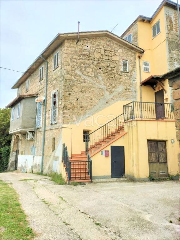 Appartamento in vendita a Carbognano via di Fabrica, 143