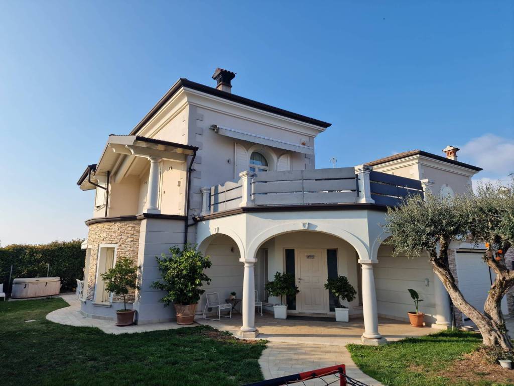 Villa Bifamiliare in vendita a Gambara via Giuseppe Tovini