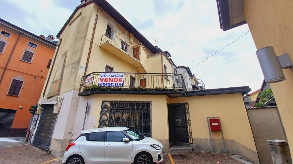 Casa Indipendente in vendita a Gravedona ed Uniti via Vittorio Veneto