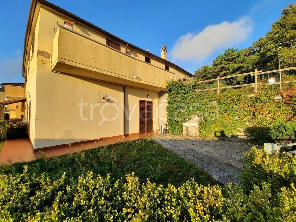 Appartamento in vendita a Castellina Marittima via della Repubblica