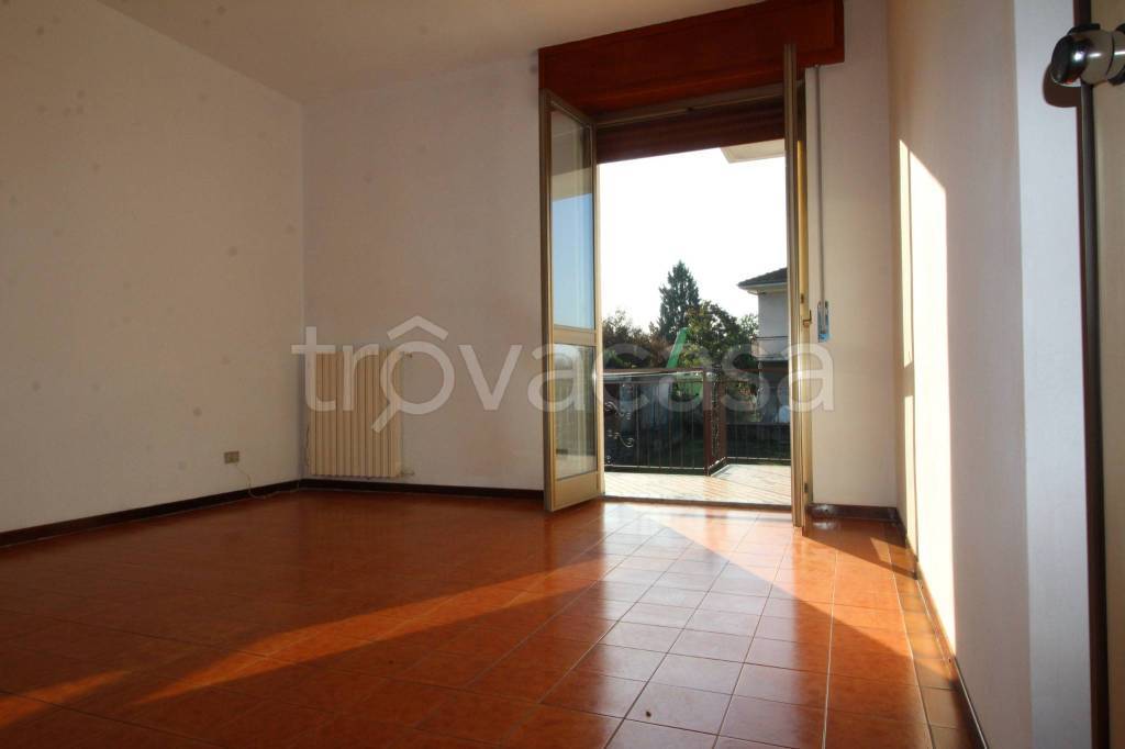 Villa Bifamiliare in vendita a Castelletto sopra Ticino via Antonio Meucci
