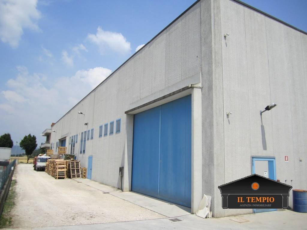 Capannone Industriale in vendita a Sossano via Seccalegno